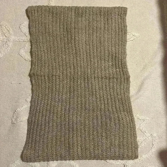 Club Monaco wool blend circle scarf - Picture 3 of 5